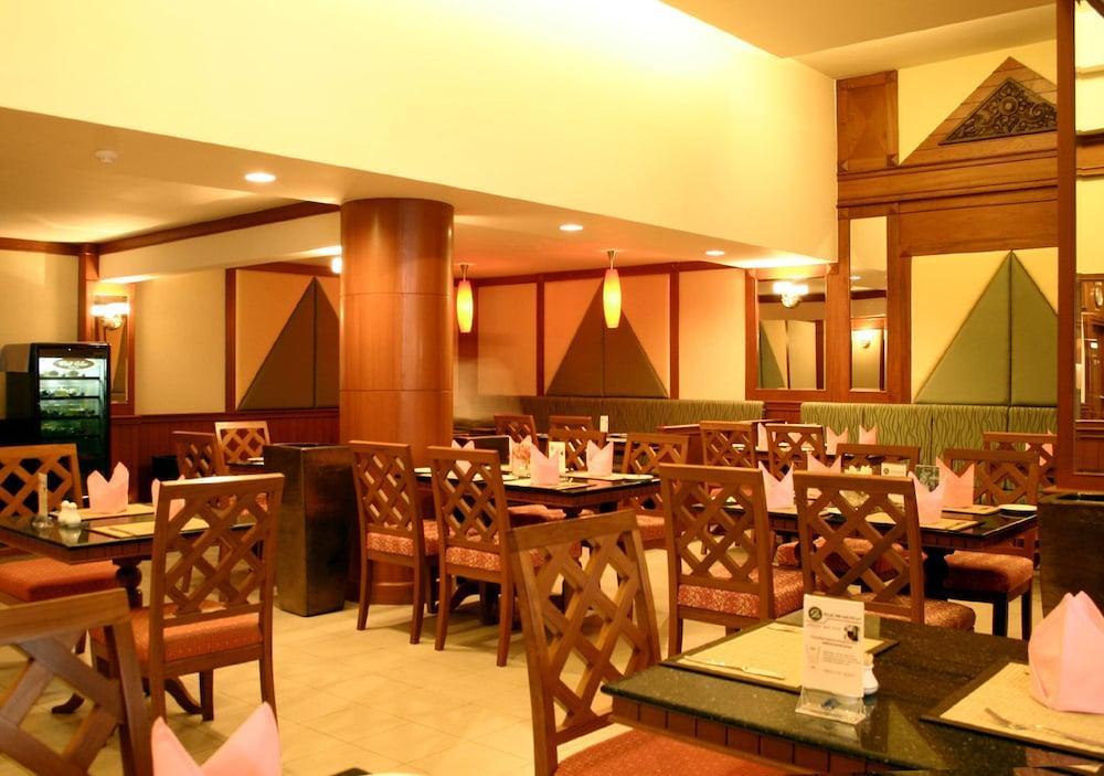Rattana Beach Hotel Karon Exterior photo