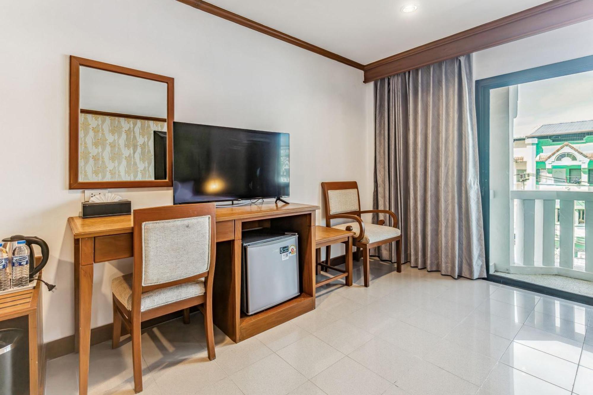 Rattana Beach Hotel Karon Room photo