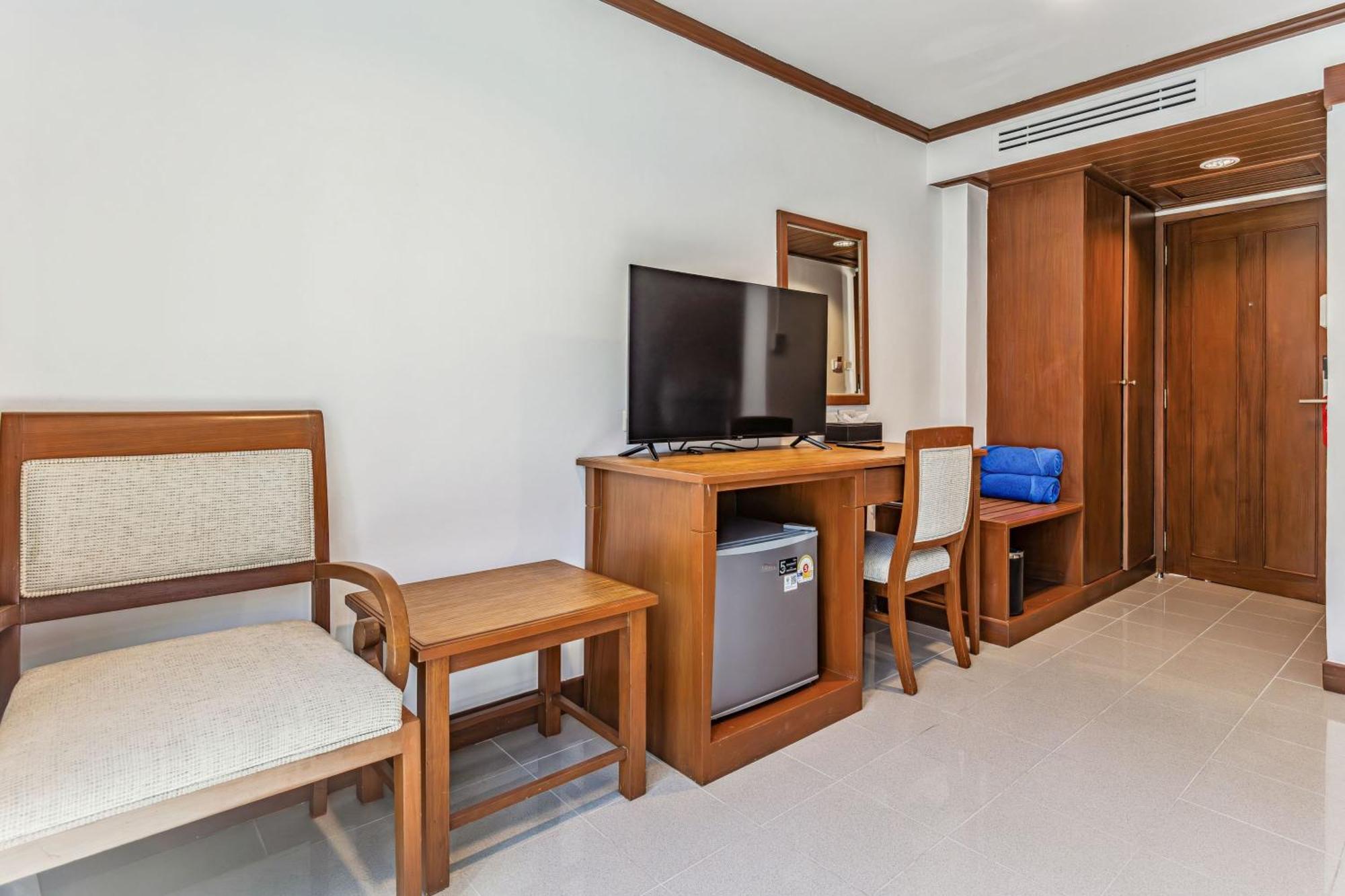 Rattana Beach Hotel Karon Room photo