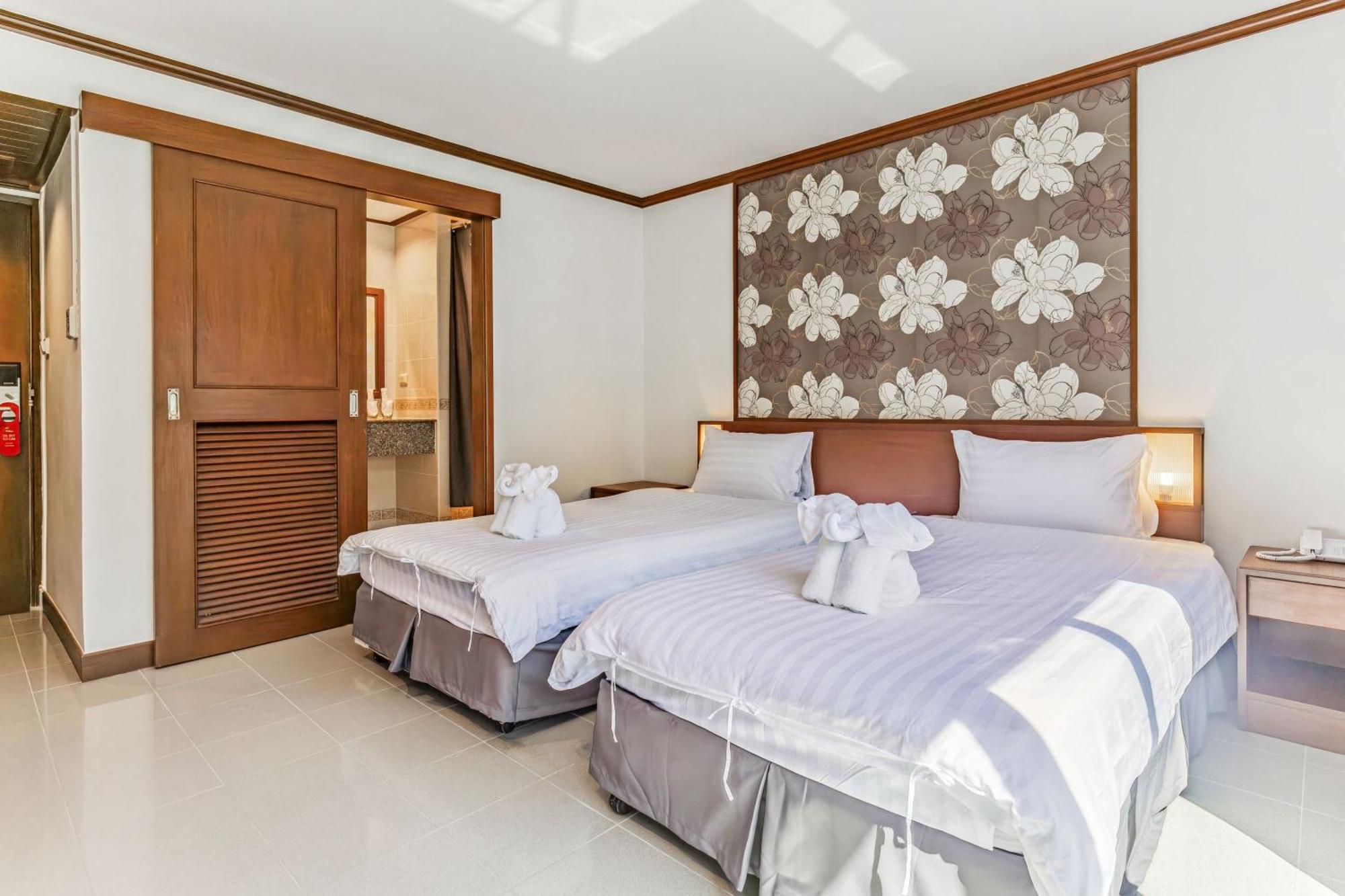 Rattana Beach Hotel Karon Exterior photo