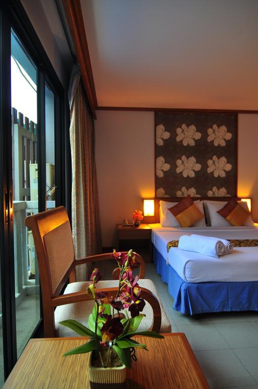 Rattana Beach Hotel Karon Exterior photo