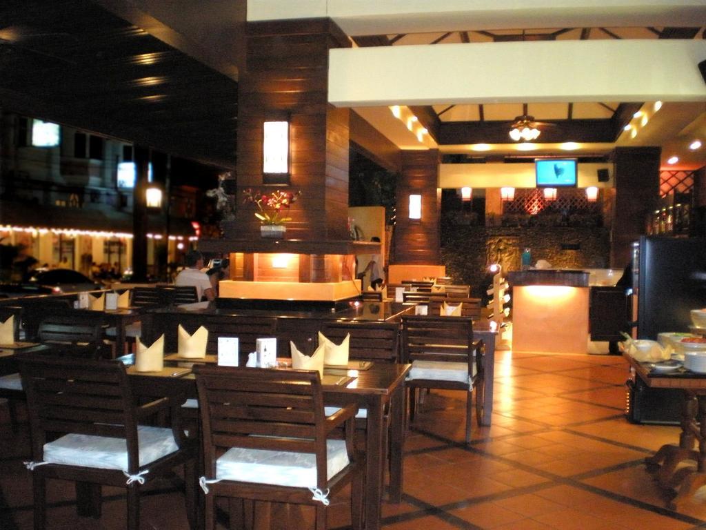 Rattana Beach Hotel Karon Exterior photo