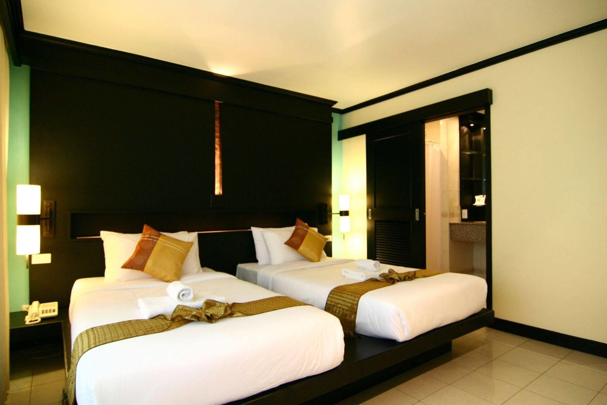 Rattana Beach Hotel Karon Exterior photo
