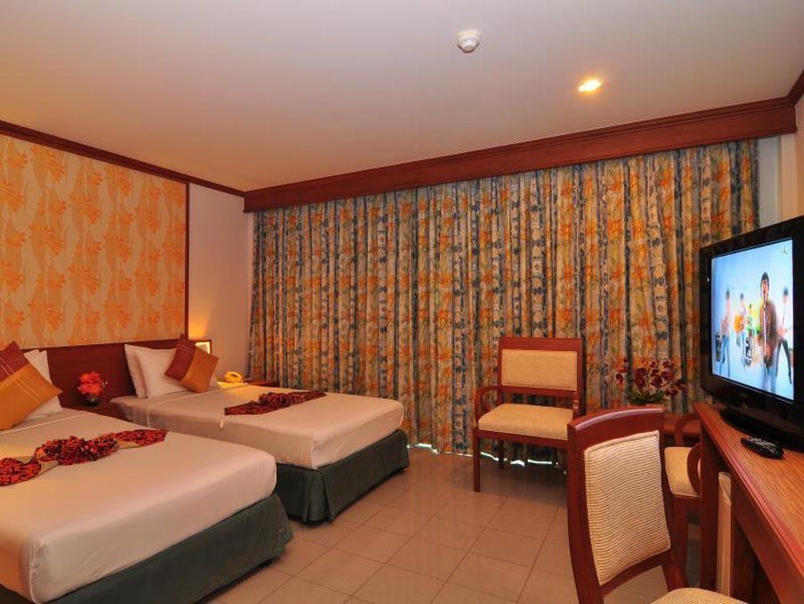 Rattana Beach Hotel Karon Exterior photo
